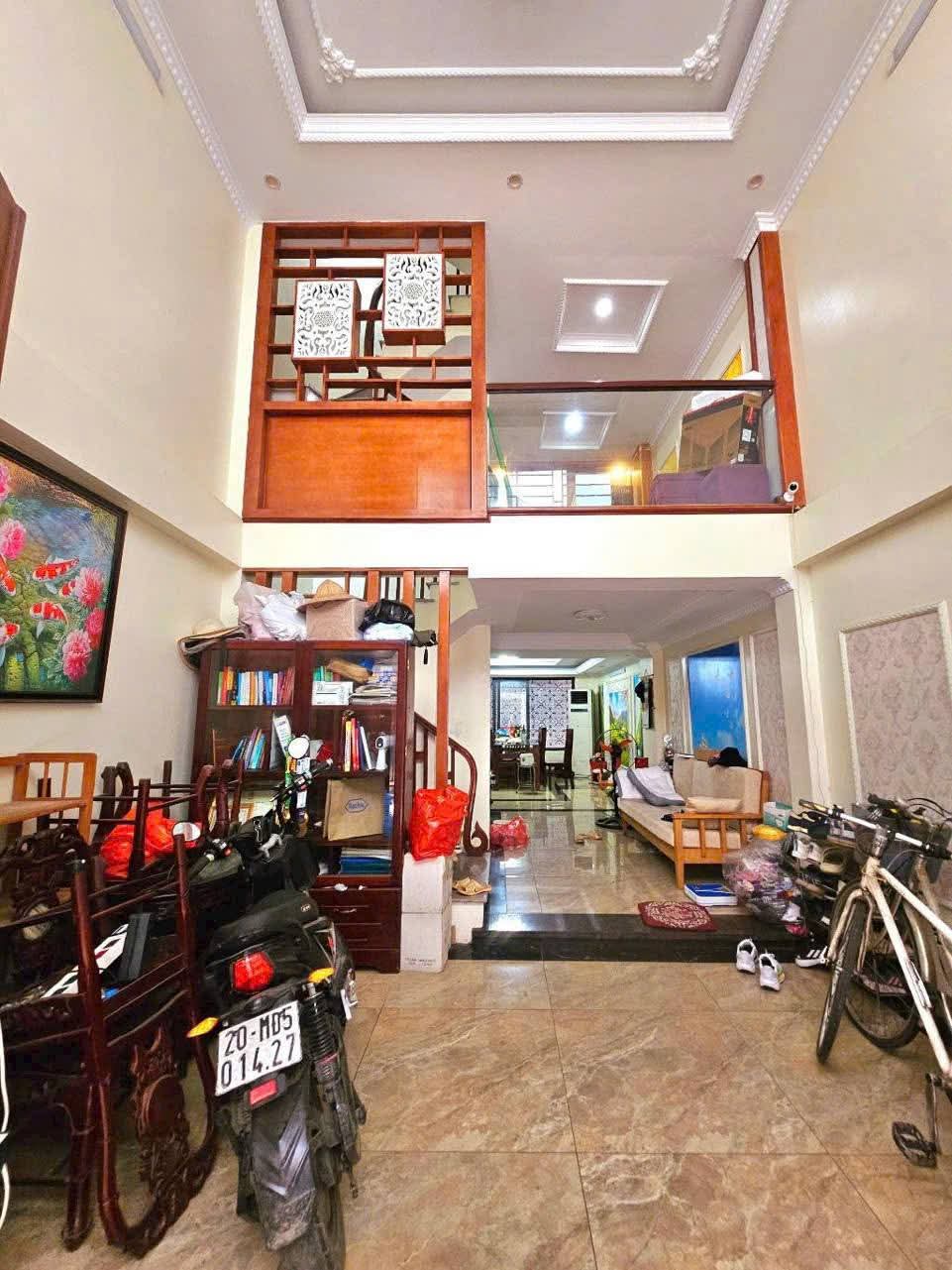 HIẾM - ĐẸP Ở LUÔN - 6 TẦNG THANG MÁY -NGÕ RỘNG ,- TRUNG TÂM HAI BÀ TRƯNG - 20M RA Ô TÔ.