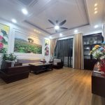 90m2