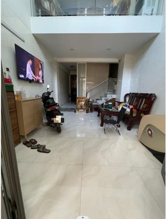 NHÀ ĐẸP BÁN GẤP – 5 TẦNG, THANG MÁY, NỘI THẤT CAO CẤP.