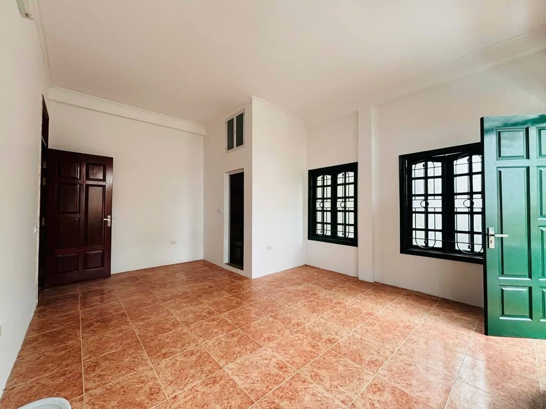 Bán nhà mặt phố Thái Hà 45m2, 3 tầng lô góc, mặt tiền 5.7m giá 36.5 tỷ hiếm Đống Đa