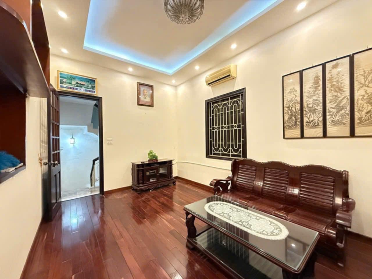 Cần bán nhà Thái Thịnh siêu mới full nội thất giá 14,5 tỷ