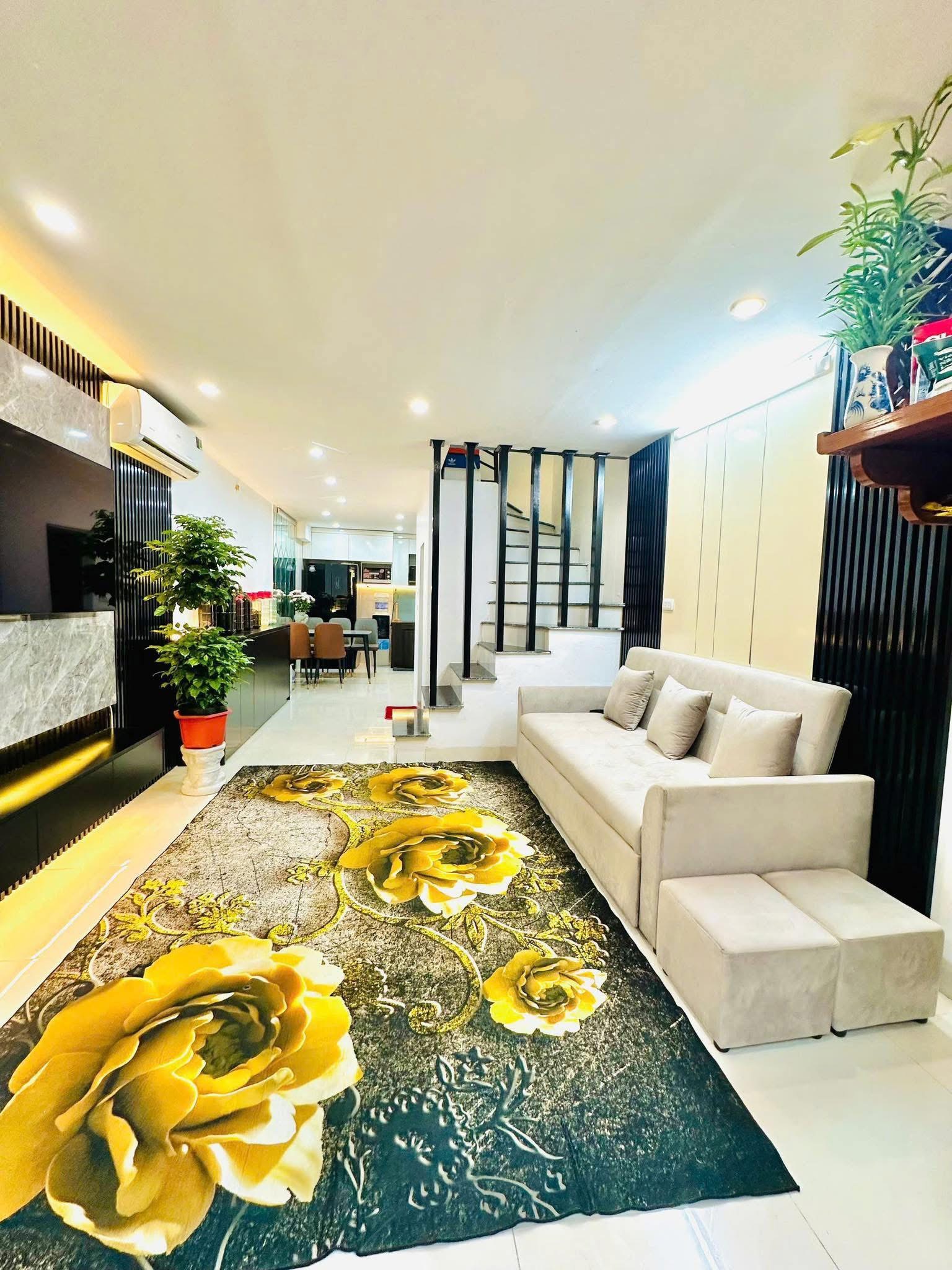 VĨNH HƯNG- Ô TÔ ĐỖ CỬA- NHÀ MỚI ĐẸP Ở LUÔN: 38M/ 2 TẦNG/ 2 NGỦ/ 2,95 TỶ