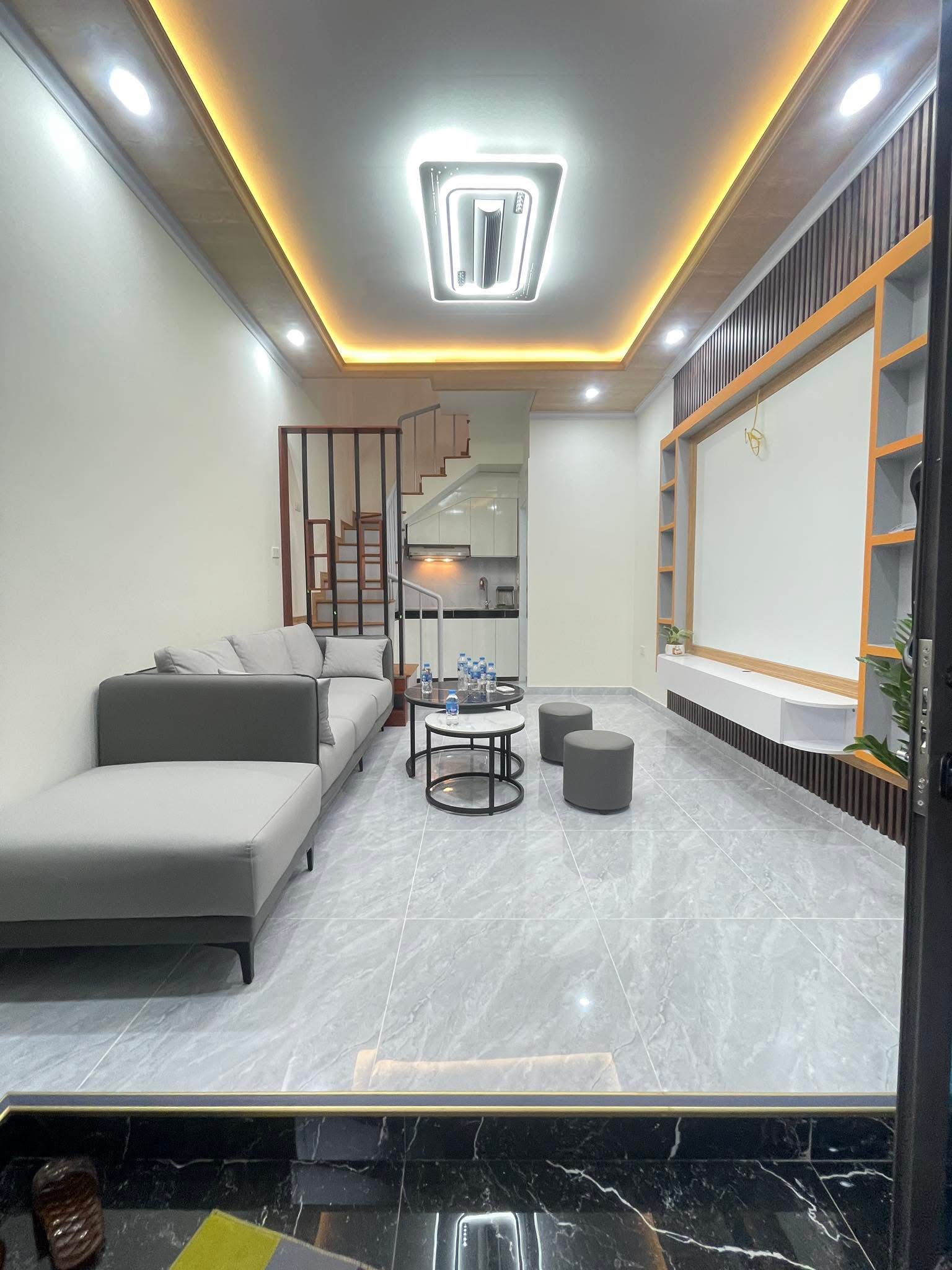 BÁN NHÀ MỚI ĐẸP PHỐ NAM DƯ: 23M/ 3 TẦNG/ 2 NGỦ/ GIÁ 2,7 TỶ