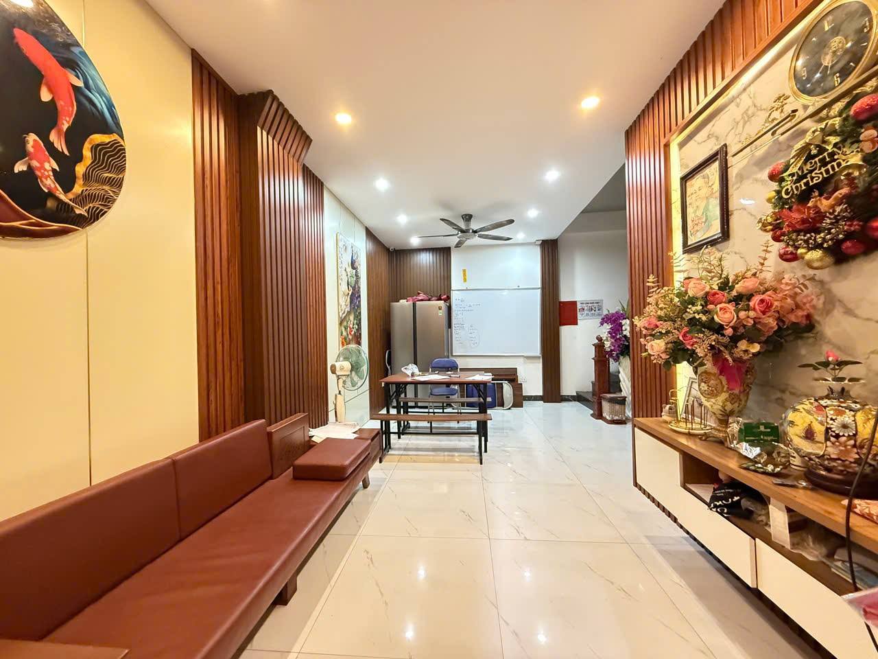 NHÀ ĐẸP Ở LÊ ĐỨC THỌ – 6 TẦNG - LÔ GÓC – CÁCH PHỐ 20M – SỔ NỞ HẬU – NHÀ MỚI XÂY, CHỦ THIỆN TRÍ .