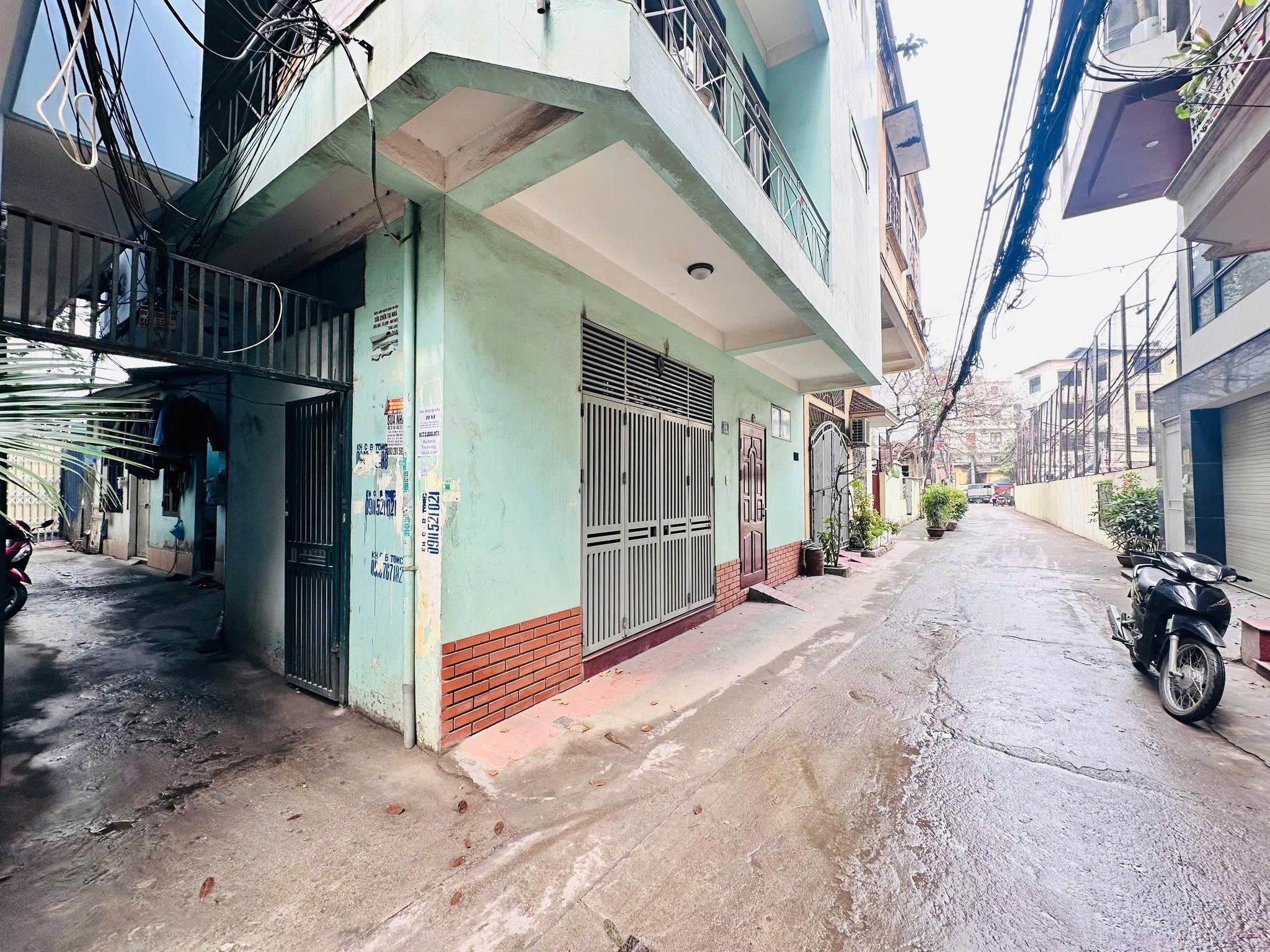 Bán nhà Đường Láng, Đống Đa 24m2 xây 5 tầng 3 ngủ ô tô đỗ cổng giá chỉ 5.7 tỷ