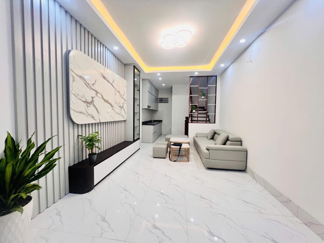 NHÀ ĐẸP Ở LUÔN TRẦN QUỐC VƯỢNG - THOÁNG TRƯỚC SAU - NGÕ 3 GÁC PHÓNG - GẦN PHỐ - NỘI THẤT XỊN - TẶNG FULL NỘI THẤT.