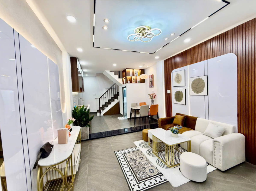 HÀNG HIẾM – HẺM XE HƠI 6M – SÁT QUẬN 1