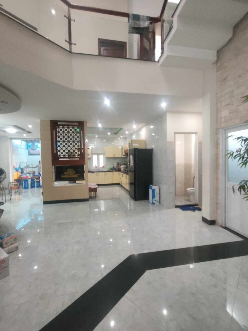 ► Nhà 60m ra Nguyễn Tất Thành, 135m2, 2 tầng cứng, còn mới, 5PN, 3.xx tỷ ~28tr/m2