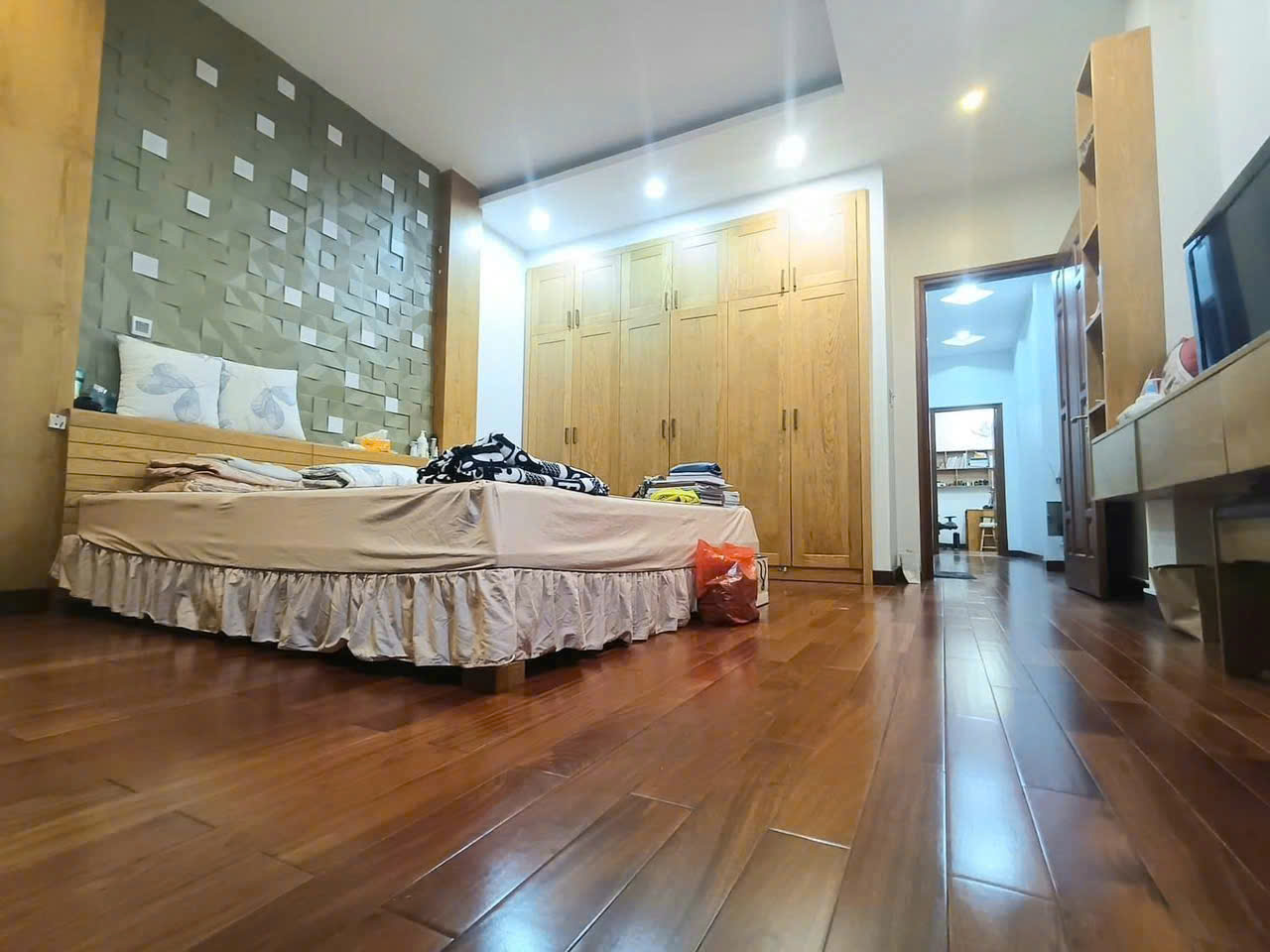 Bán nhà phố Thái Hà, Đống Đa 50m2, 5 tầng Gara ô tô mặt tiền 4.5m chỉ 20m ra phố