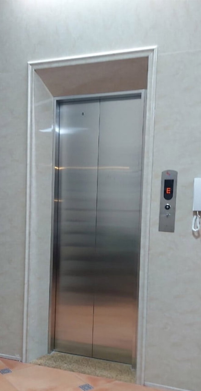 Tôi chủ nhà cho thuê nhà lô góc, mới,vỉa hè, 93m2- 5T, Giảng Võ_30 Tr