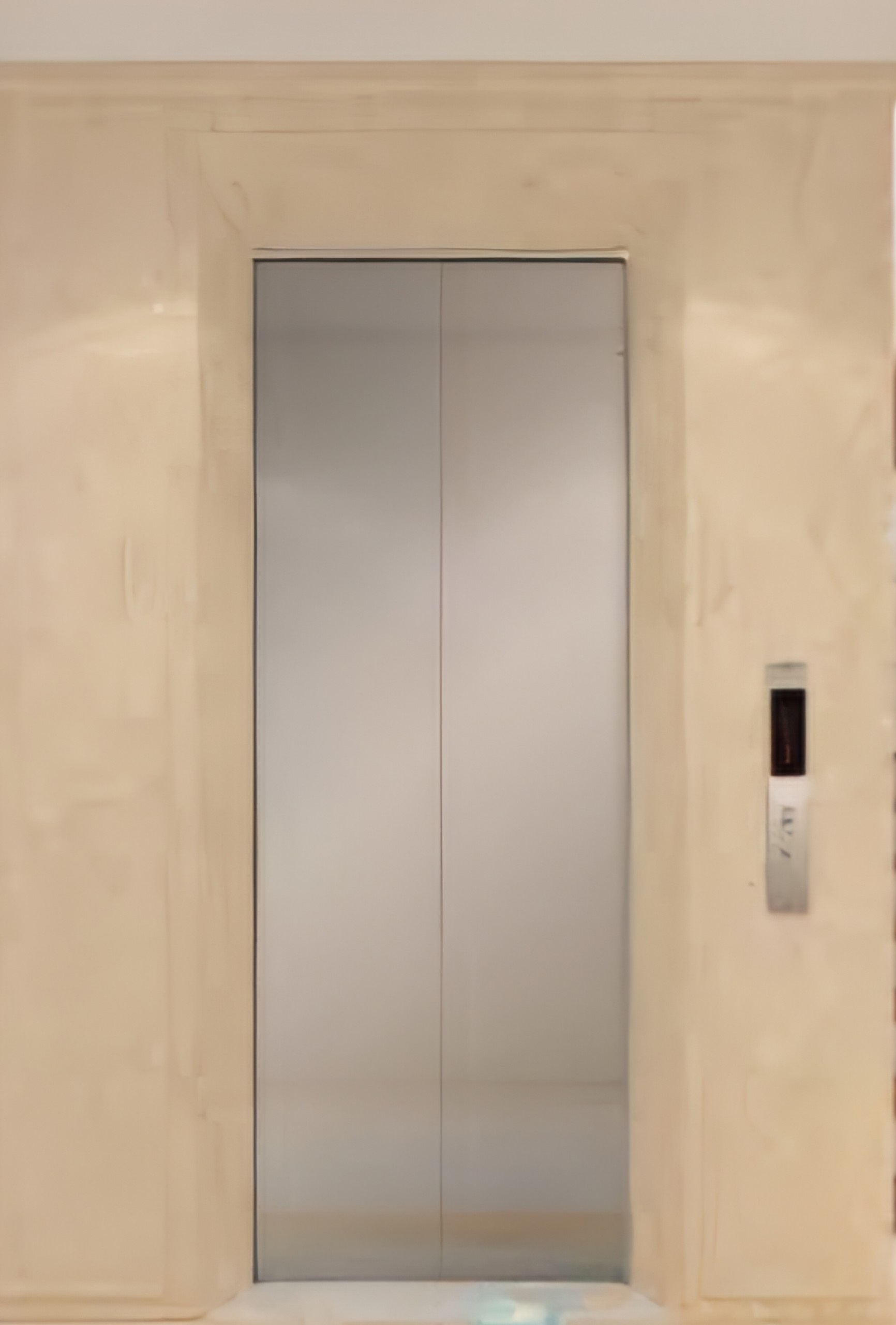 Cho thuê nhà mới, hai lối đi, Xã Đàn, thang máy; vỉa hè 111m2* 5T- 46 Tr