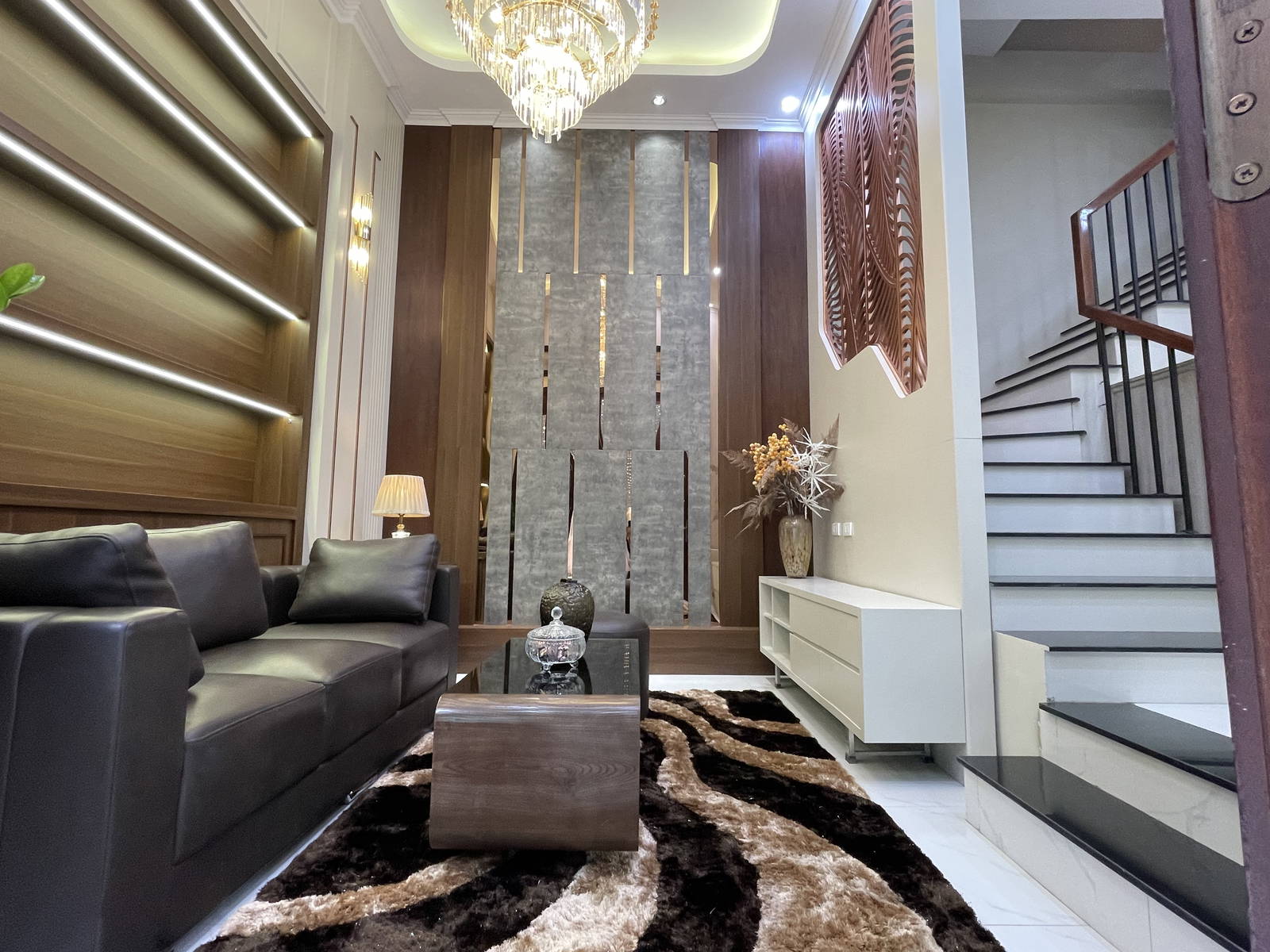 BÁN NHÀ 4 TẦNG LƯƠNG THẾ VINH, THANH XUÂN- MẶT TIỀN RỘNG, VĂN PHÒNG, TRUNG TÂM NGOẠI NGỮ, SPA