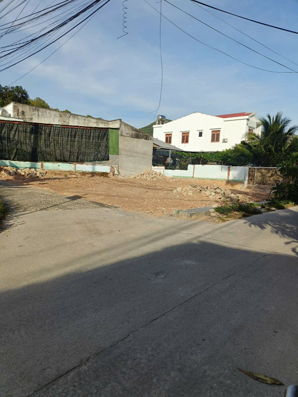 BÁN LÔ ĐẤT 2 MẶT TIỀN CỰC ĐẸP TẠI HÒN NGHÊ, VĨNH NGỌC. TP NHA TRANG