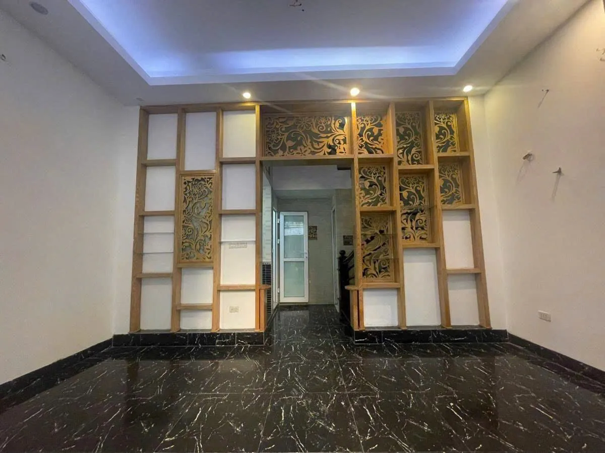 NHÀ ĐẸP TRUNG TÂM CẦU GIẤY NGÕ THÔNG OTO 6T 10 TỶ 9