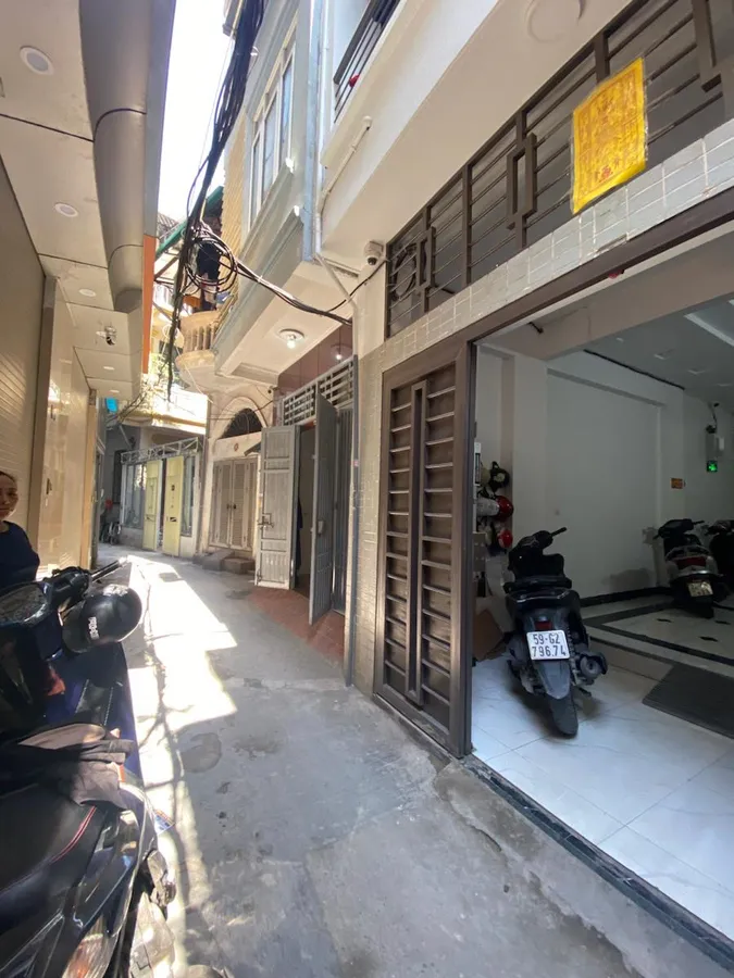 BÁN NHÀ HOA BĂNG CẦU GIẤY -NGÕ NÔNG GẦN PHỐ-NHÀ 5 TẦNG DT 60M-NỘI THẤT ĐẦY ĐỦ -GIÁ 13 TỶ