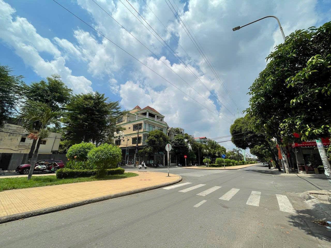 Bán nhà mặt phố 72m² Đường Nguyễn Thế Truyện 13,8 tỷ Q. Tân Phú