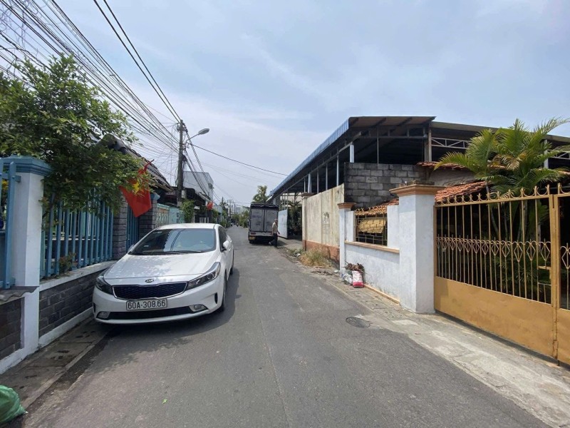 Bán nhà 100m2 MẶT TIỀN kinh doanh đa ngành nghhè,giá đầu tư