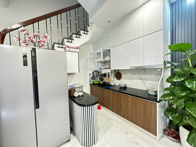 BÁN NHÀ GẦN HỒ TÂY – GẦN MẶT PHỐ - 5 TẦNG - 6m MT - FULL NỘI THẤT – GIÁ 8,X TỶ.