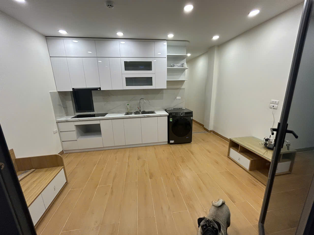 Cho thuê căn hộ CCMN mới kính kong ngõ 33 Khâm Thiên, 60m2, 2 ngủ, Full đồ