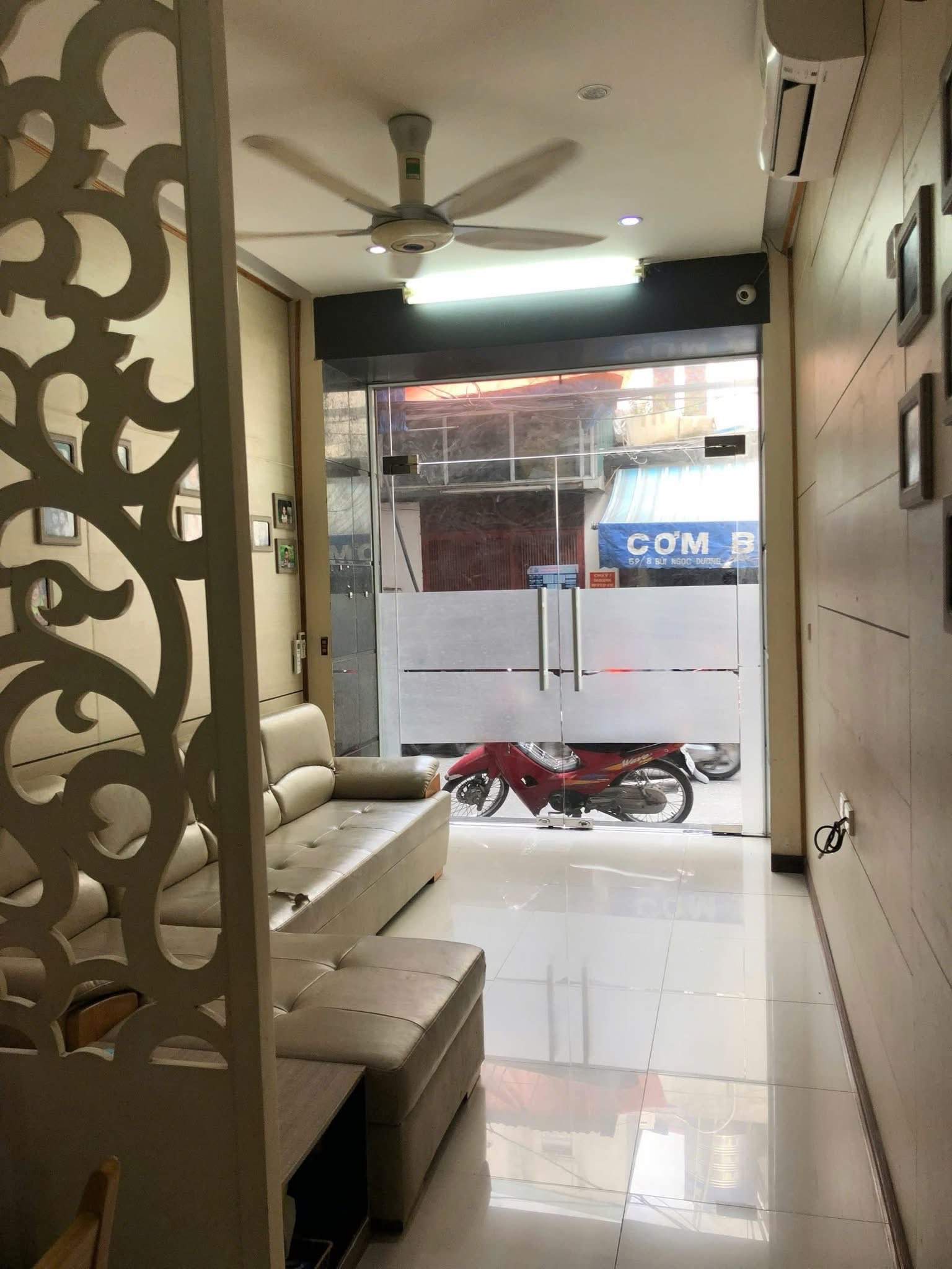 Cho thuê nhà ngõ ô tô Bùi Ngọc Dương, 35m2, 4 tầng, 4 ngủ, 12.5 Triệu Spa, KD, ở gđ