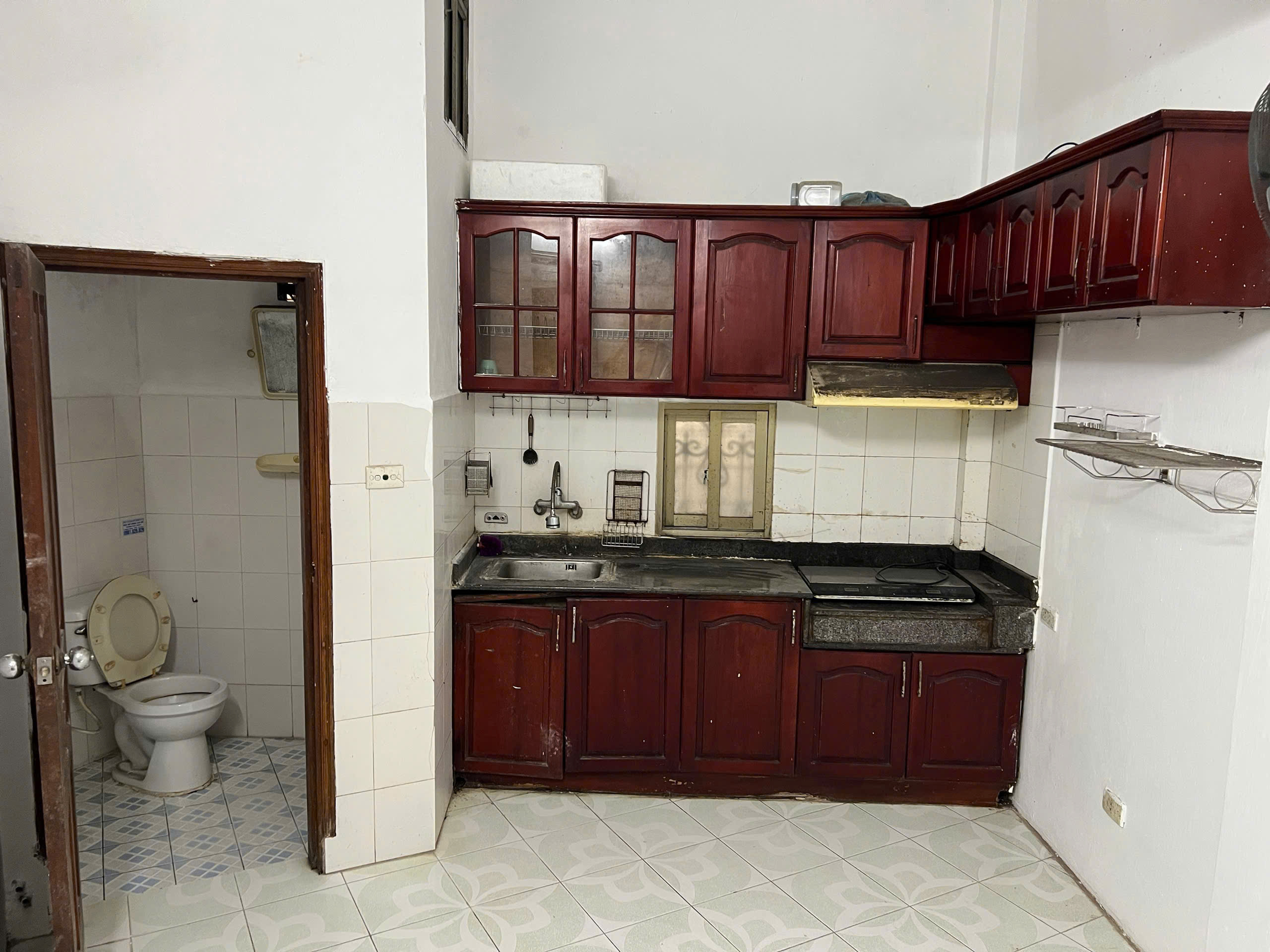 Cho thuê nhà nguyên căn ngõ 128C Đại La, 40m2x3 tầng, 03 ngủ ở gia đình, nhóm chỉ 9tr5