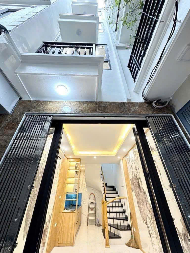 Cho thuê nhà nguyên căn ngõ 141 Giáp Nhị, 5 tầng x 23m2, 3 ngủ, 10 Triệu