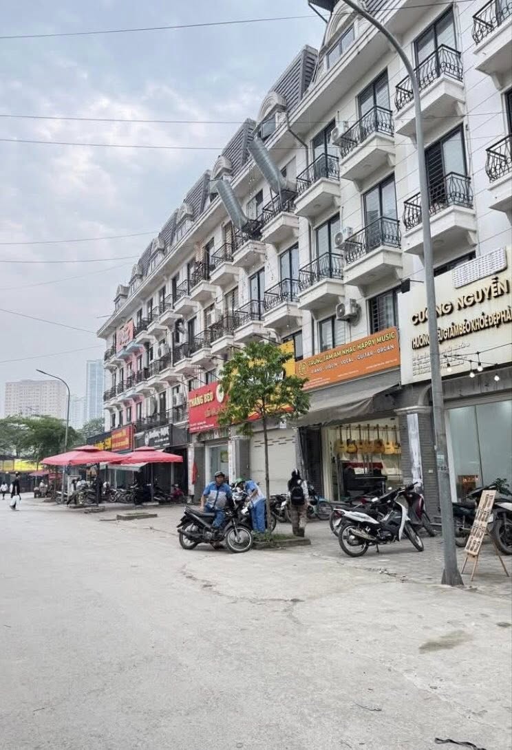 Cho thuê nhà Phân Lô ô tô Phùng Khoang, 5 tầng x 65m2, MT4.5m, 4 ngủ, 32 Triệu