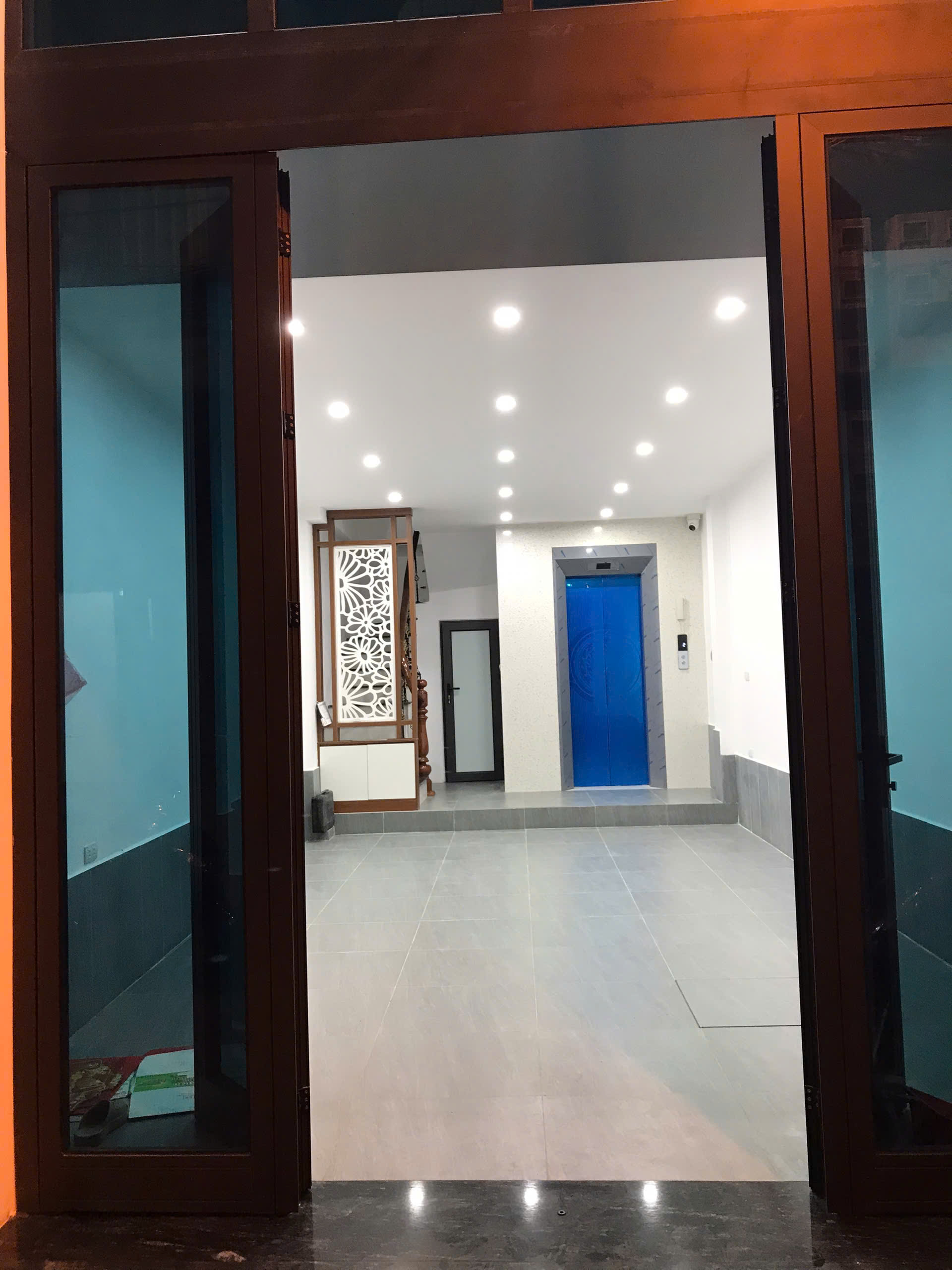 Cho thuê nhà nguyên căn 6 tầng thang máy 103 Trương Định, 40m2, 4PN, 19 Triệu