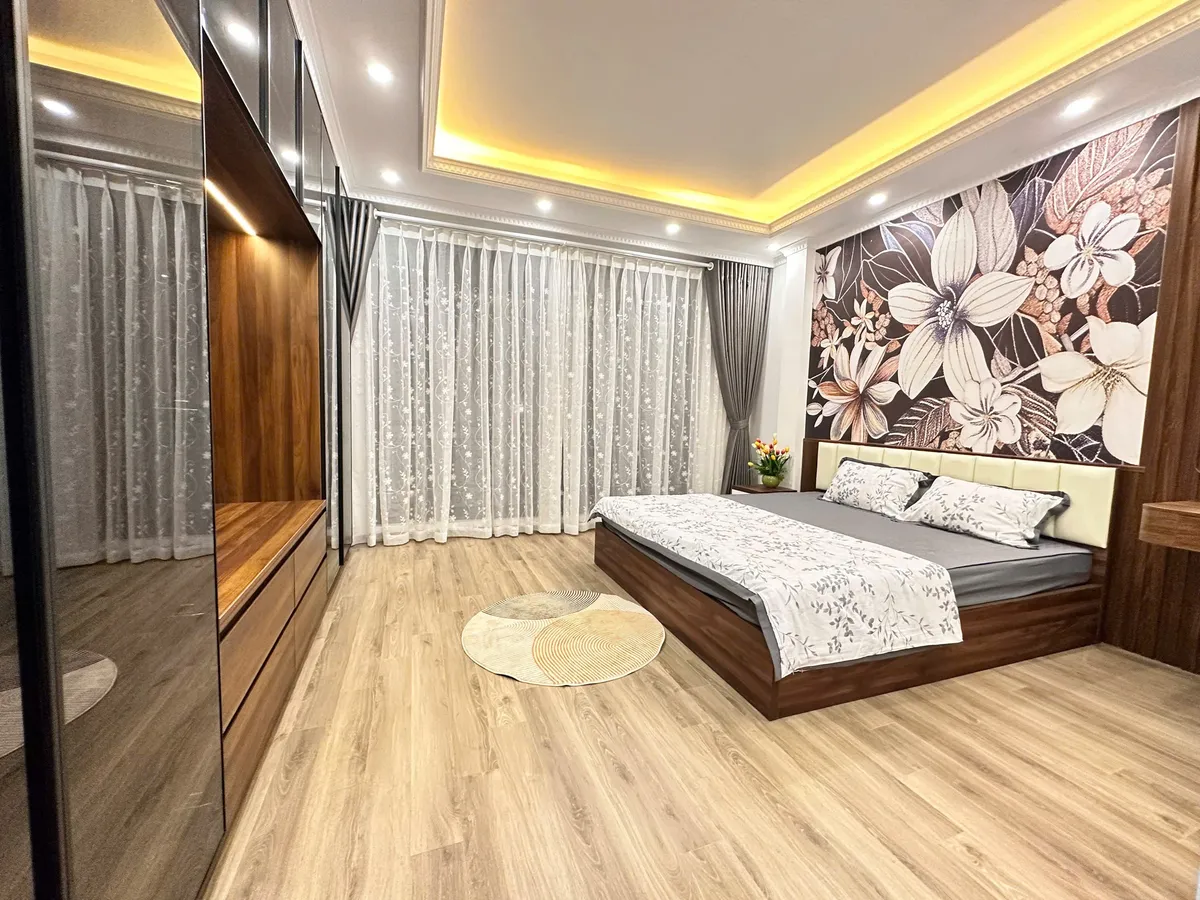 1 CĂN TT CG NGÕ NÔNG RỘNG THẲNG 5 TẦNG 20M RA OTO