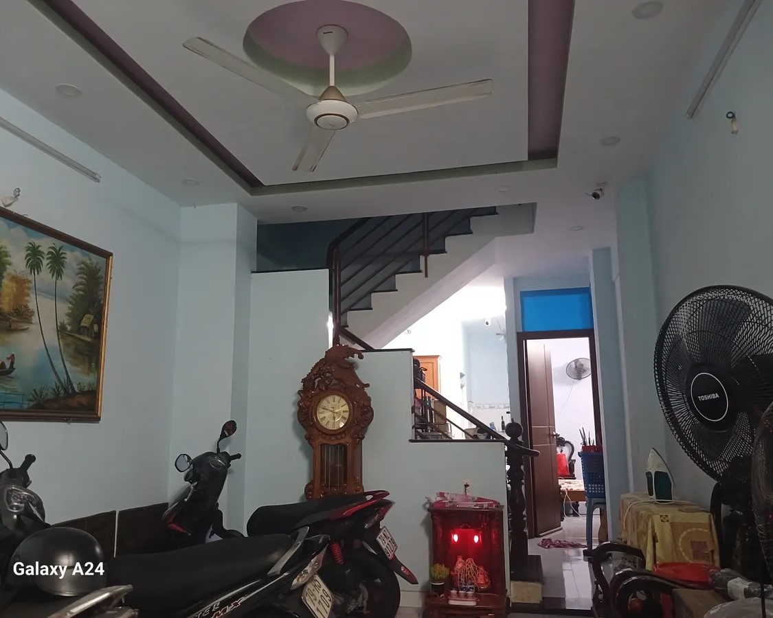 NHÀ CMT8 QUẬN 3 GIÁ QUẬN XA! CHDV Trung Tâm Gần CV Lê Thị Riêng, Chỉ 9.5 Tỷ!