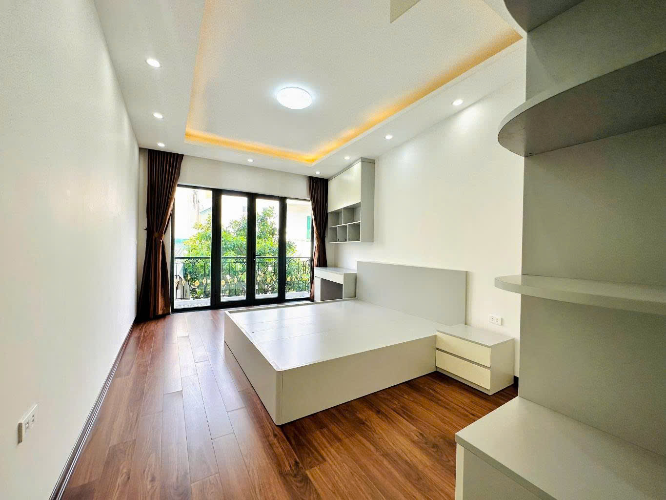 Bán nhà minh khai 5 tầng dân xây ở ngay ngõ thông nở tiền hai bà trưng