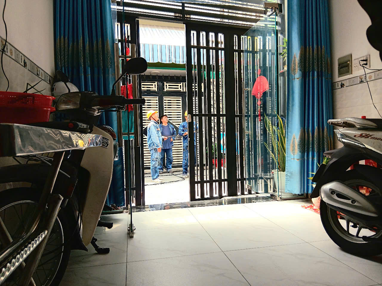 bán nhà hẻm xe tải , nhà mới xây, tiện kinh doanh phòng khám