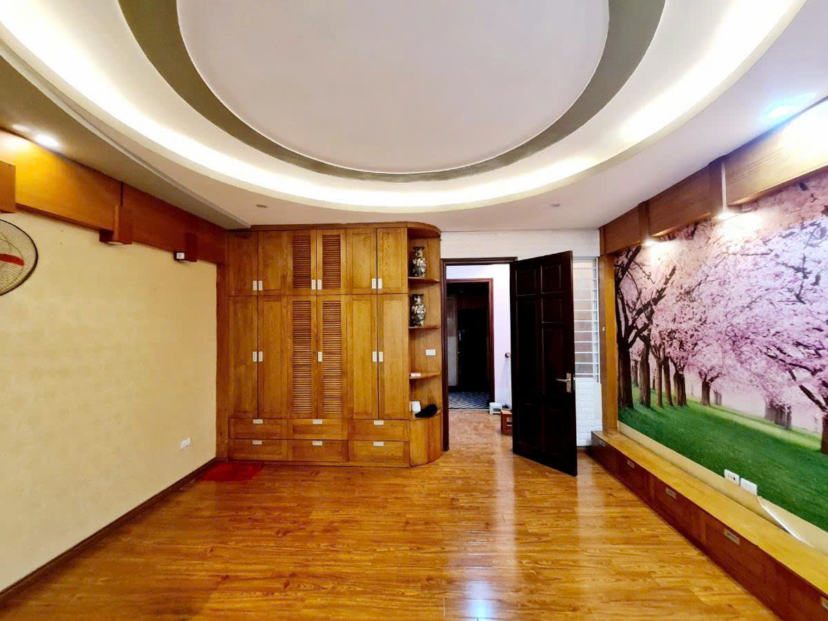 PL NGUYÊN HỒNG - Ô TÔ - VỈA HÈ-KINH DOANH DT 45m2 6 tầng MT 5m Giá 33 tỷ