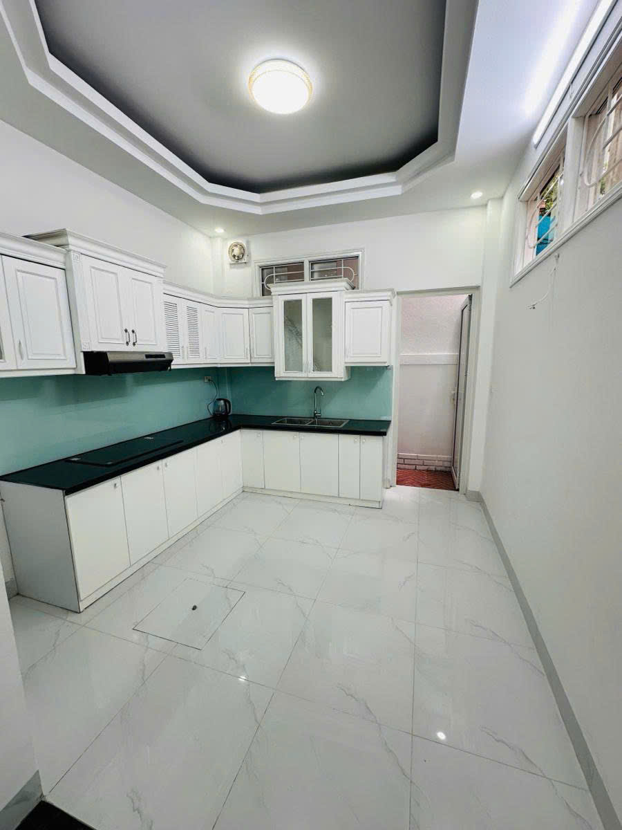 QUAN HOA CẦU GIẤY - NGÕ THÔNG LÔ GÓC 47m2 4 tầng mặt tiền 3.3m Giá 12.9 tỷ