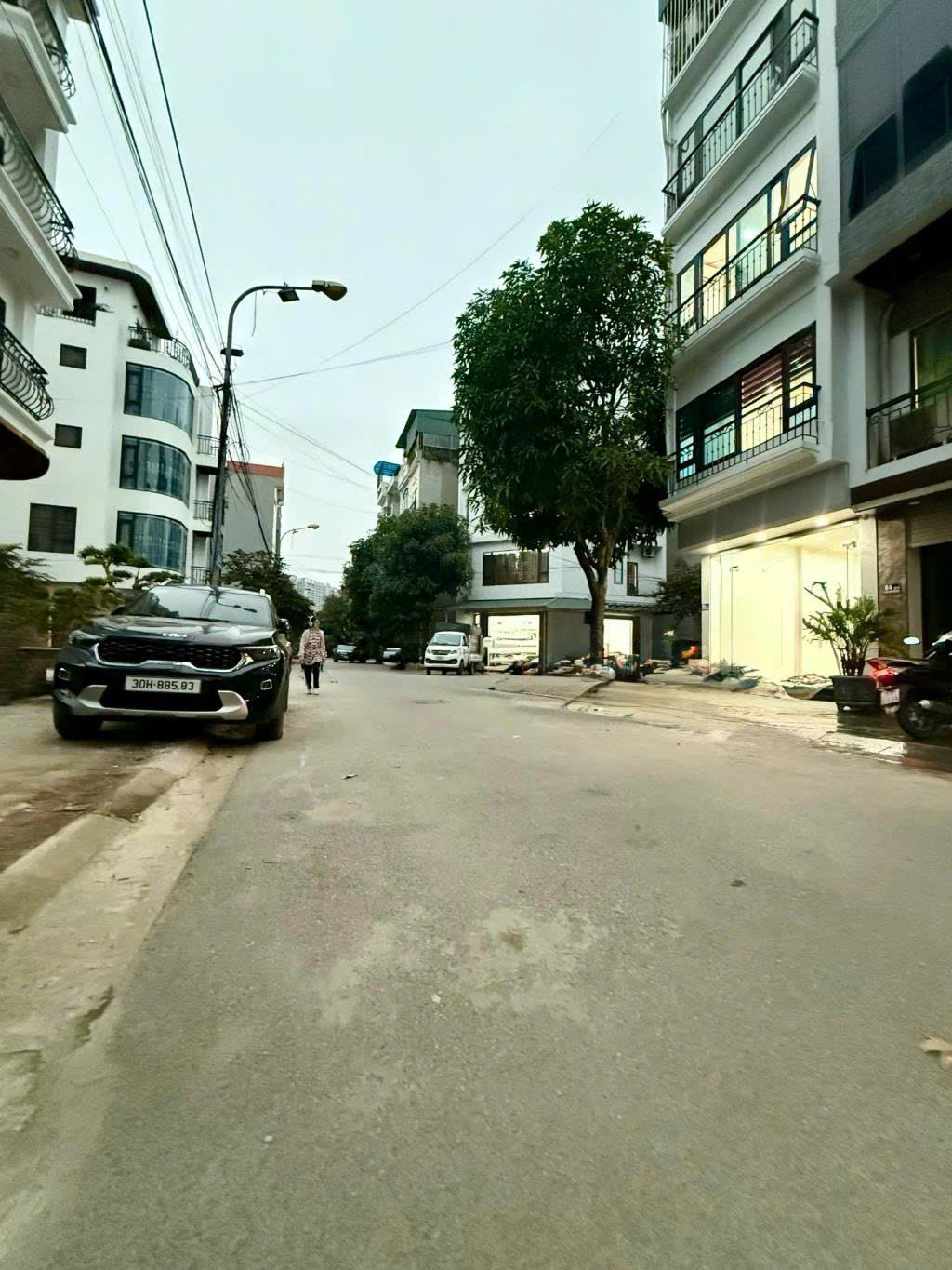 PHÂN LÔ, Ô TÔ TRÁNH, VỈA HÈ, THANG MÁY, SÁT PHENIKKA XUÂN PHƯƠNG, GIÁ 15 TỶ