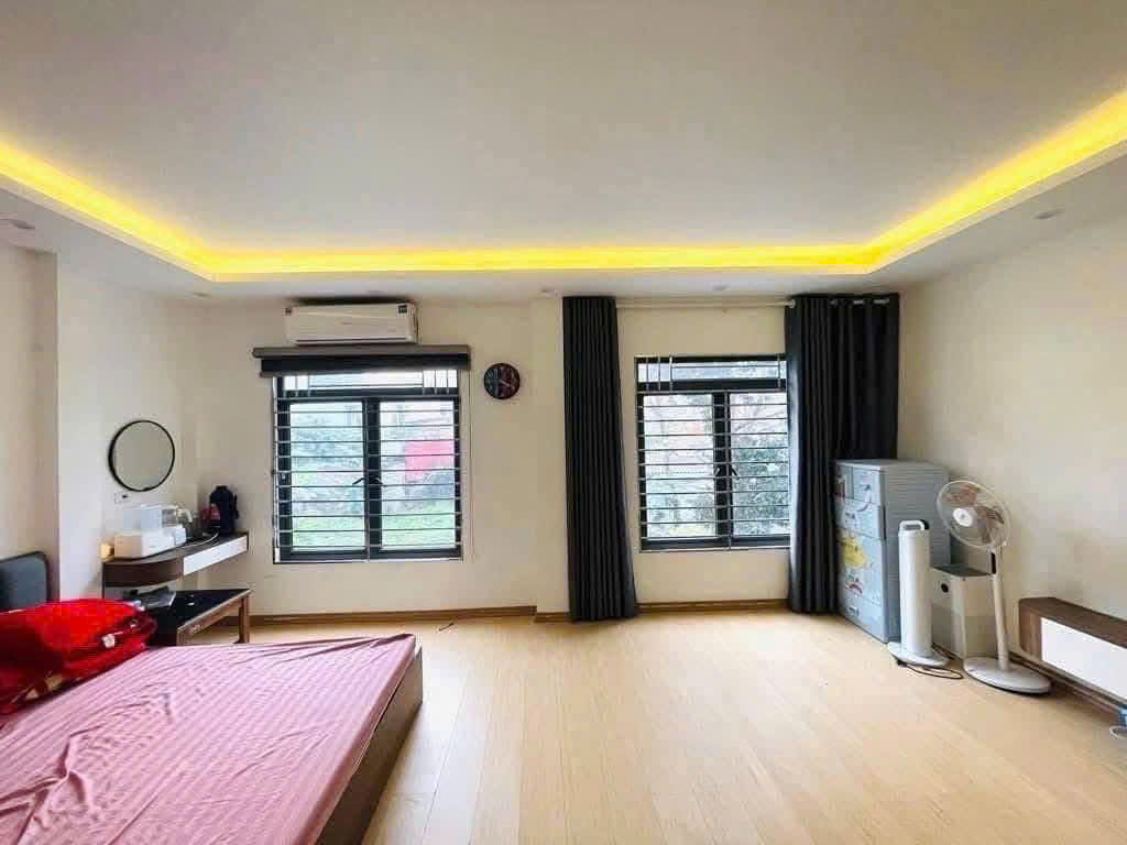 Bán nhà Hà Trì quận Hà Đông. Dt 40m2, 5 tầng thang máy, đẹp ở ngay, nhỉnh 7 tỷ