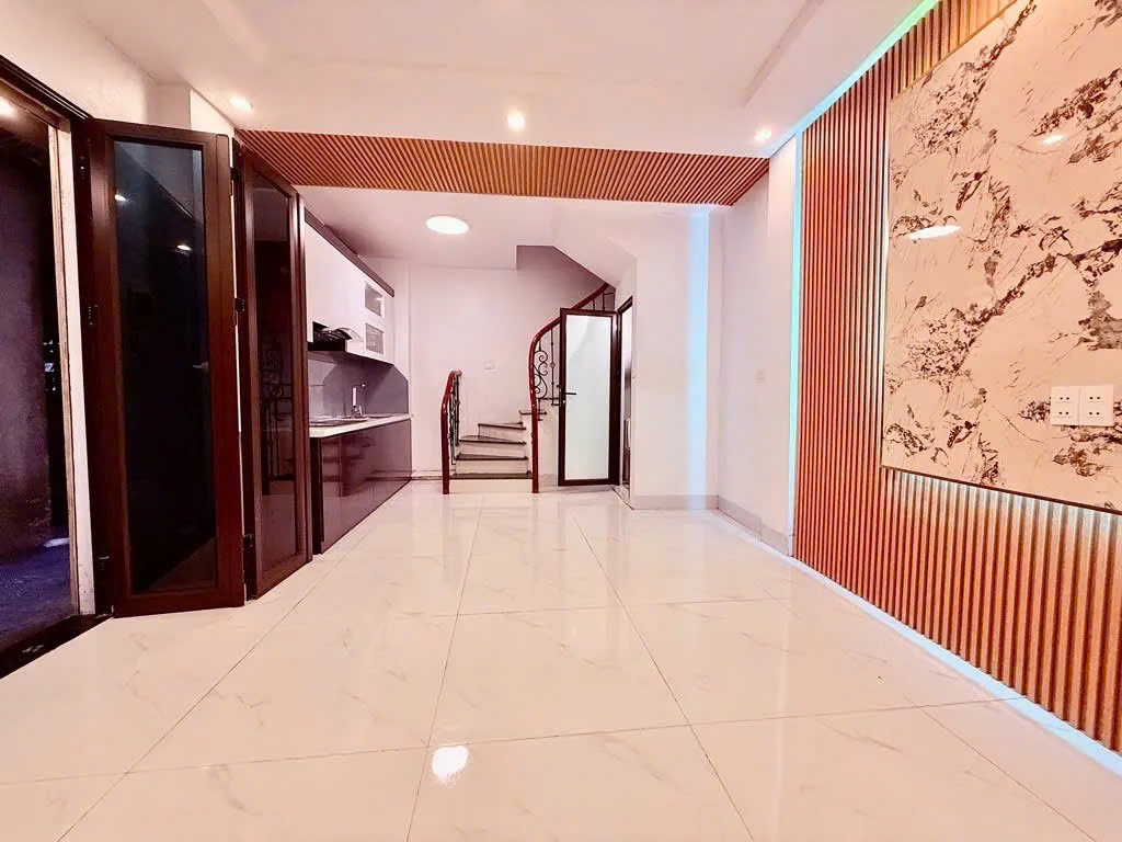 Bán Nhà Kim Hoa 27m2. 5 tầng. mặt tiền 6.5m. giá 6.9 tỷ Đống Đa hà Nội