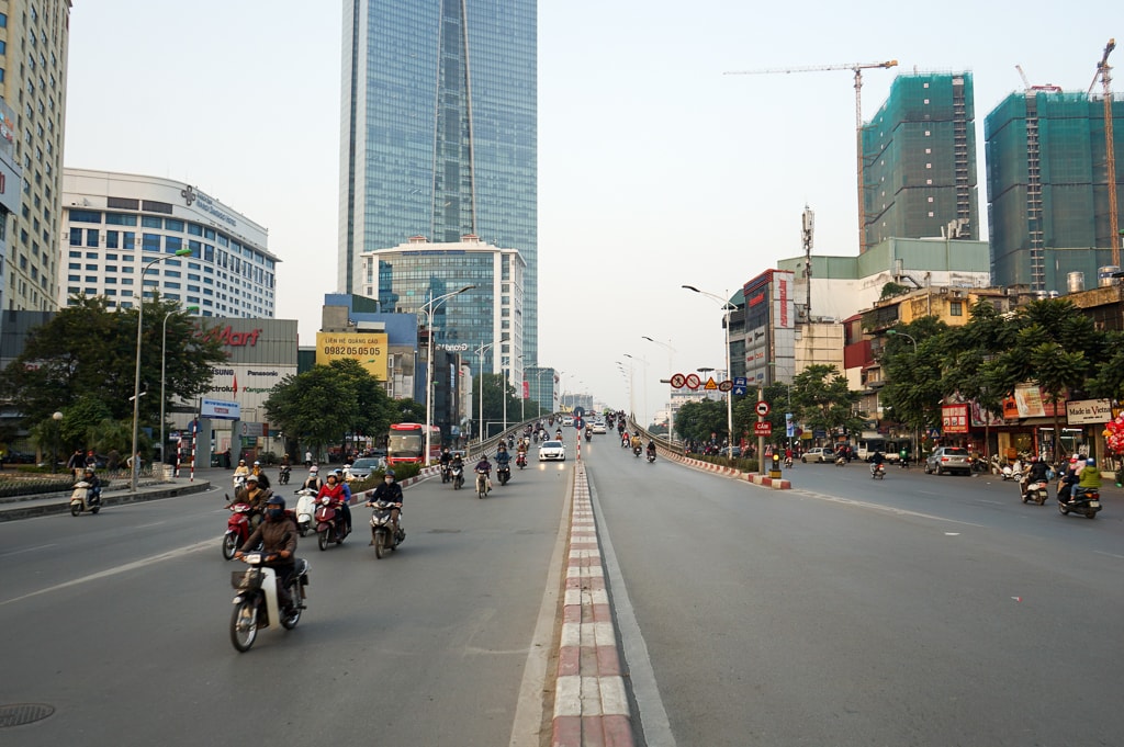 Bán nhà Nguyễn Chí Thanh, Ba Đình, phân lô, ngõ thông, 2 thoáng, oto 52m2, 3 tầng, Mt 3.3m, chỉ 17.4 tỷ