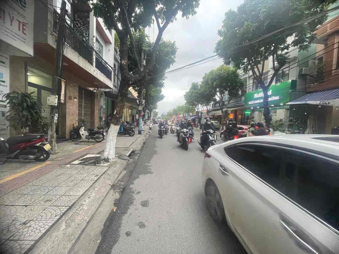 CĂN NÀ 3 TẦNG MẶT TIỀN HẢI PHÒNG ĐOẠN ĐÔNG ĐÚC DÂN CƯ NHẤT