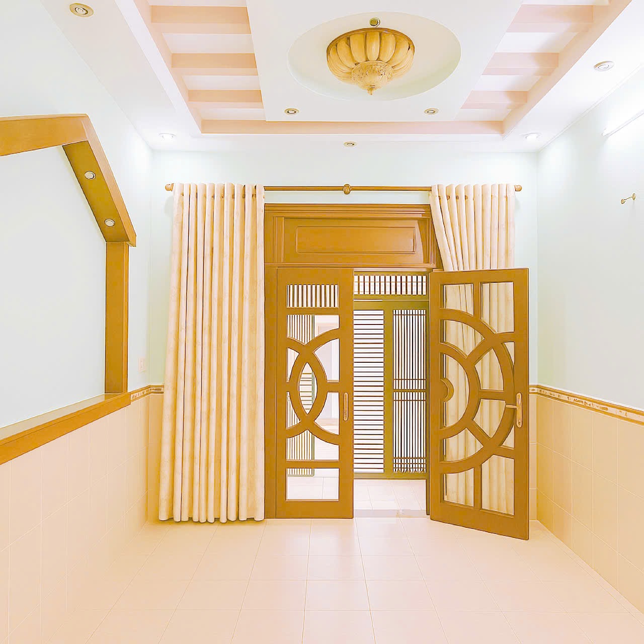 Bán nhà 3 Tầng hẻm Lạc Long Quân – QUẬN TÂN BÌNH – DT 4 x 13 m – Giá 8.3 tỷ