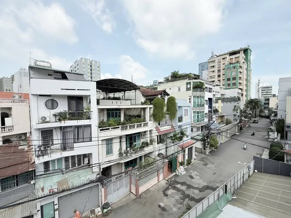 Thấp hơn định giá - MT kinh doanh - Ngã tư hàng xanh - chỉ nhỉnh 180tr/m2