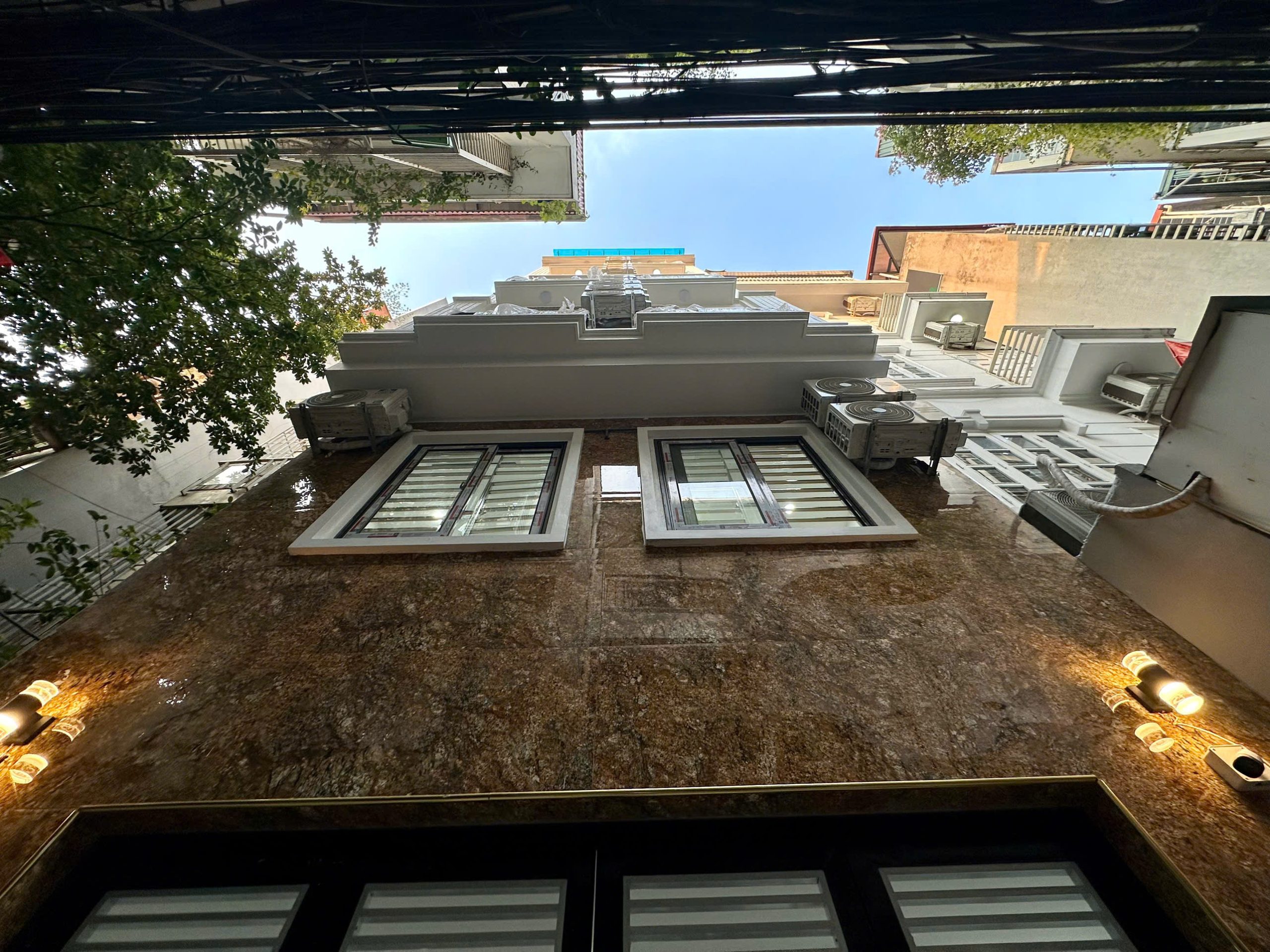 (Tin thật 100%) Bán tòa CHDV xây mới 63m2 x 13CH tại Đường Láng - Dòng tiền 75 triệu/tháng