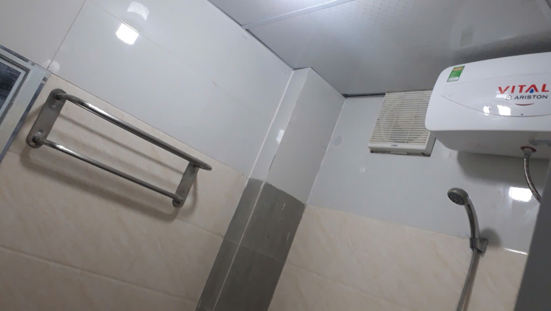 ♣ 2.45 tỷ Kiệt Hoàng Diệu gần đường Nguyễn Hoàng thông 43m2, 2 tầng, 3PN, sạch sẽ