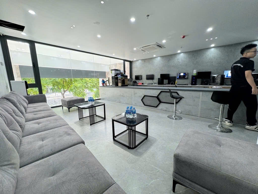 BÁN NHÀ HOÀNG QUỐC VIỆT, PHÂN LÔ, ÔTÔ TRÁNH, VỈA HÈ KINH DOANH, 70M2 CHỈ 24 TỶ