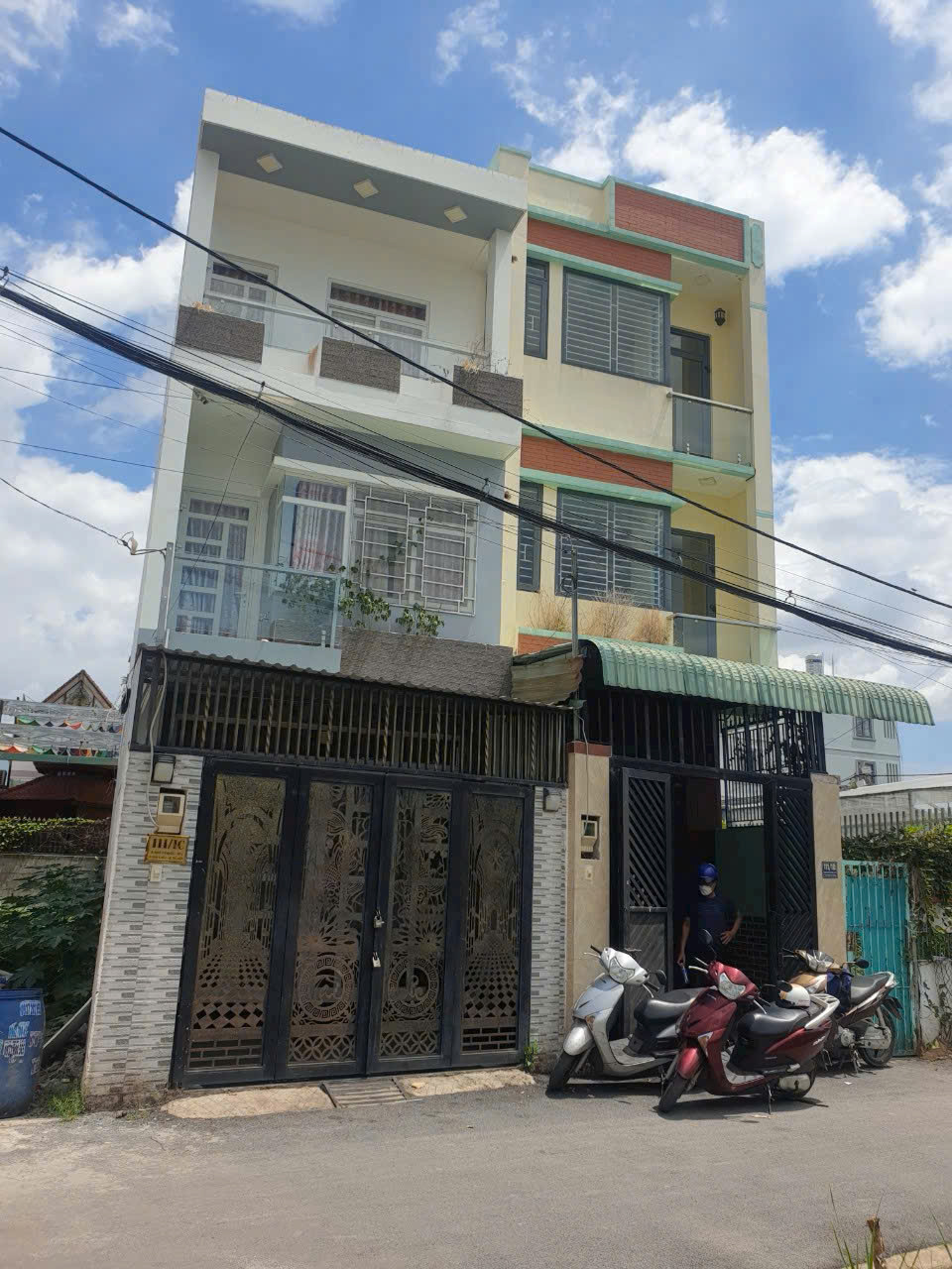 BÁN ĐẤT TẶNG NHÀ 3 LẦU + 2 PHÒNG TRỌ CHO THUÊ 12 TRIỆU/TH - NGÔ CHÍ QUỐC - BÌNH CHIỂU. SÁT BÊN CHỢ ĐẦU MỐI