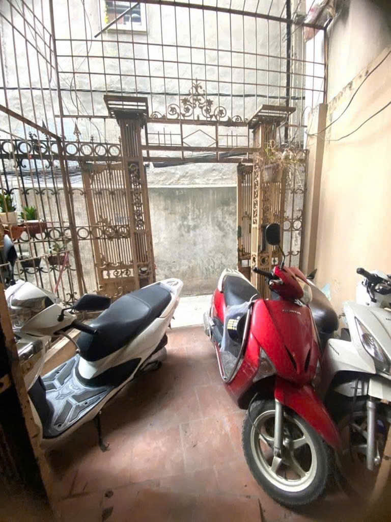 NHÀ PHỐ TRẦN KHÁT CHÂN HAI BÀ TRƯNG GIÁ NHỈNH 15 TỶ Ô TÔ CHẠY VÒNG QUANH