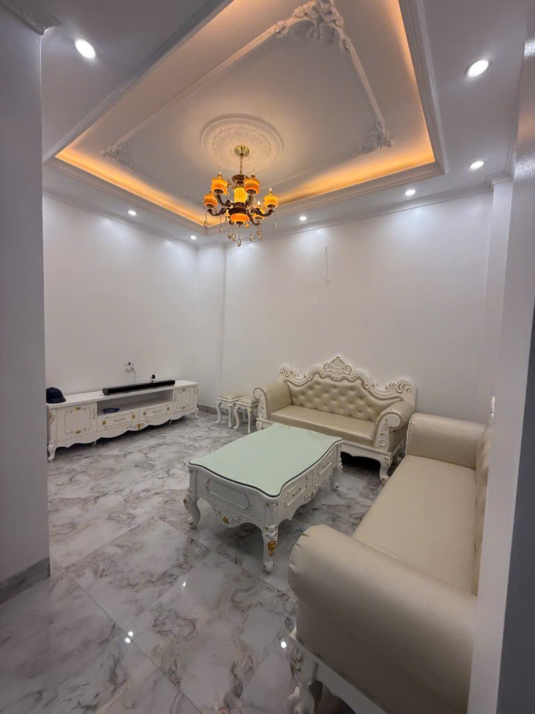 MINH KHAI HAI BÀ TRƯNG NHỈNH 8 TỶ FULL NỘI THẤT TÂN CỔ ĐIỂN