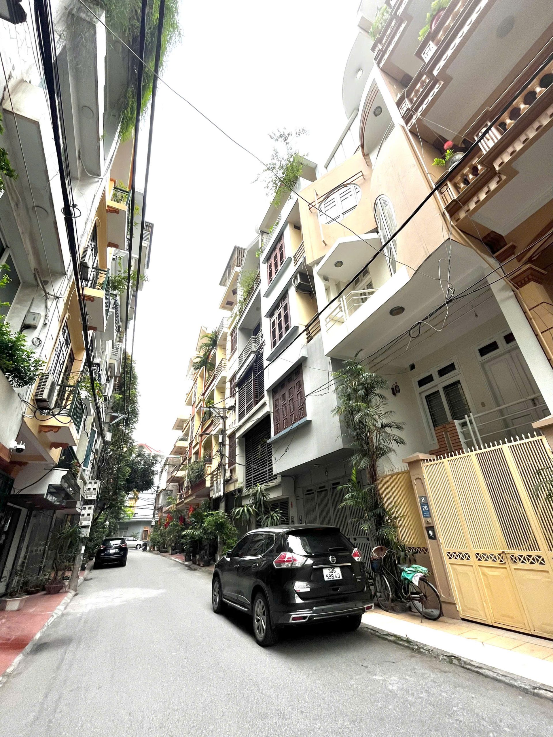 Bán nhà Văn Cao, phân lô ô tô vào nhà, 5 tầng ở ngay, 45m chỉ 15 tỷ