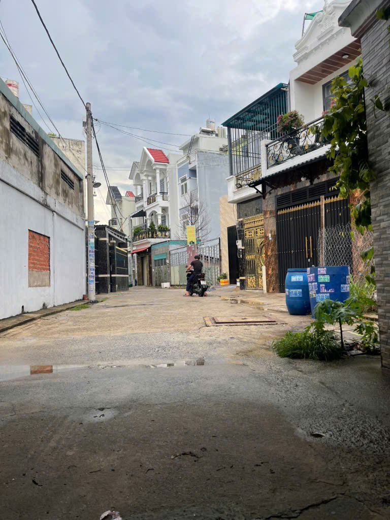 NHÀ XƯỞNG FULL THỔ CƯ, GIÁ RẺ NHẤT – HXT, CÁCH MT TRẦN THỊ HÈ CHỈ 50M!