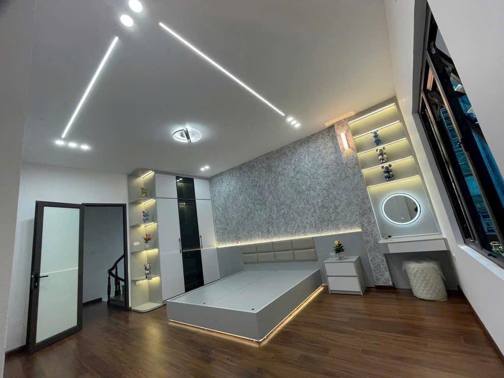 Bán nhà mới ở ngay, ngõ thông, kinh doanh, full nội thất Bùi Xương Trạch